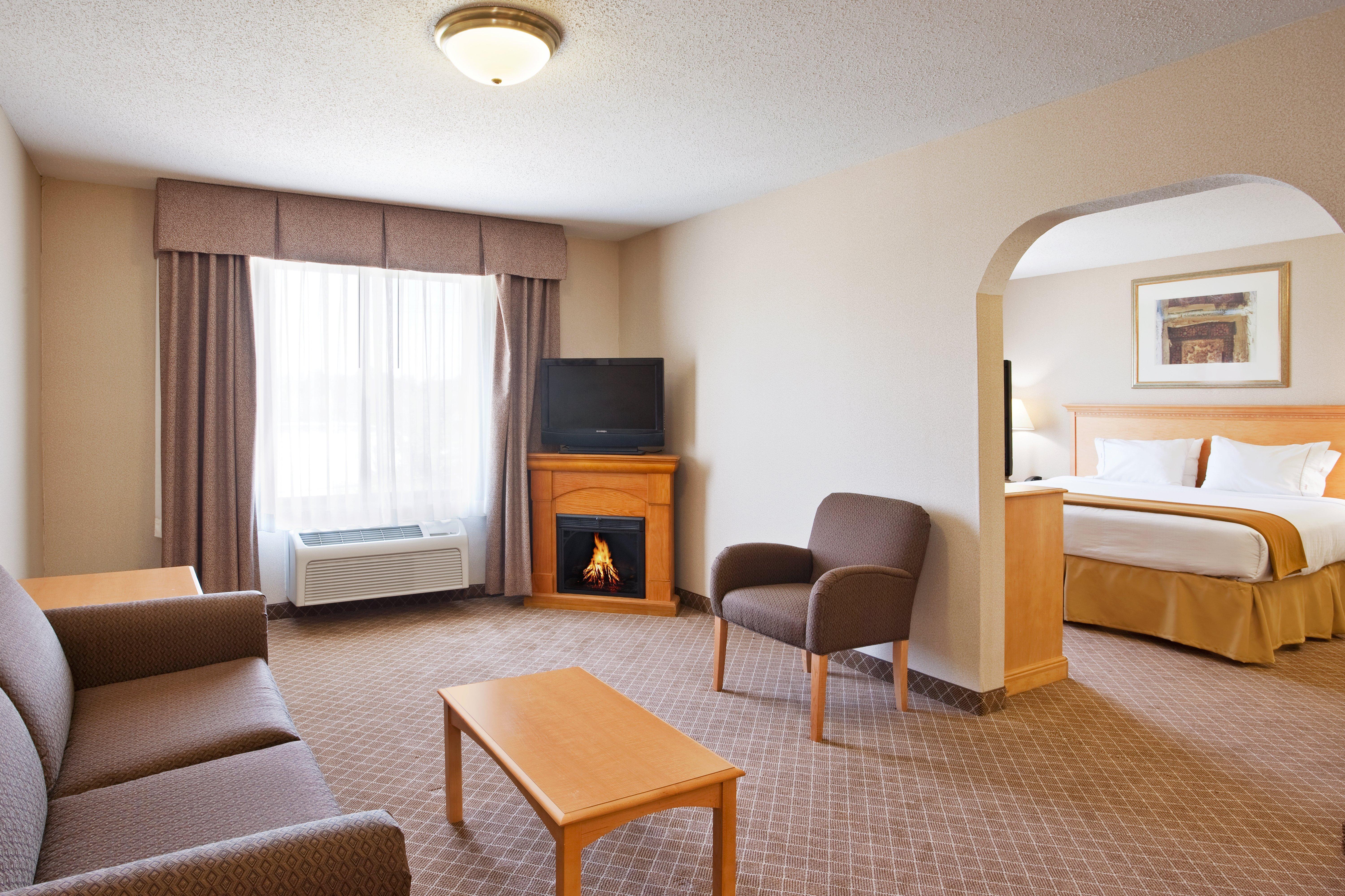 Holiday Inn Express Hotel & Suites Chesterfield - Selfridge Area By Ihg Eksteriør billede