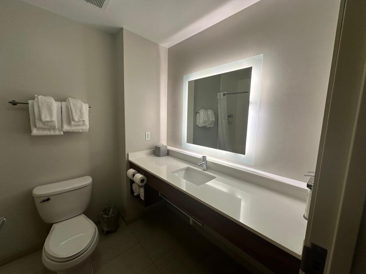Holiday Inn Express Hotel & Suites Chesterfield - Selfridge Area By Ihg Eksteriør billede