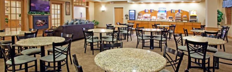 Holiday Inn Express Hotel & Suites Chesterfield - Selfridge Area By Ihg Eksteriør billede